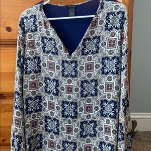 Geometric pattern Ann taylor blouse